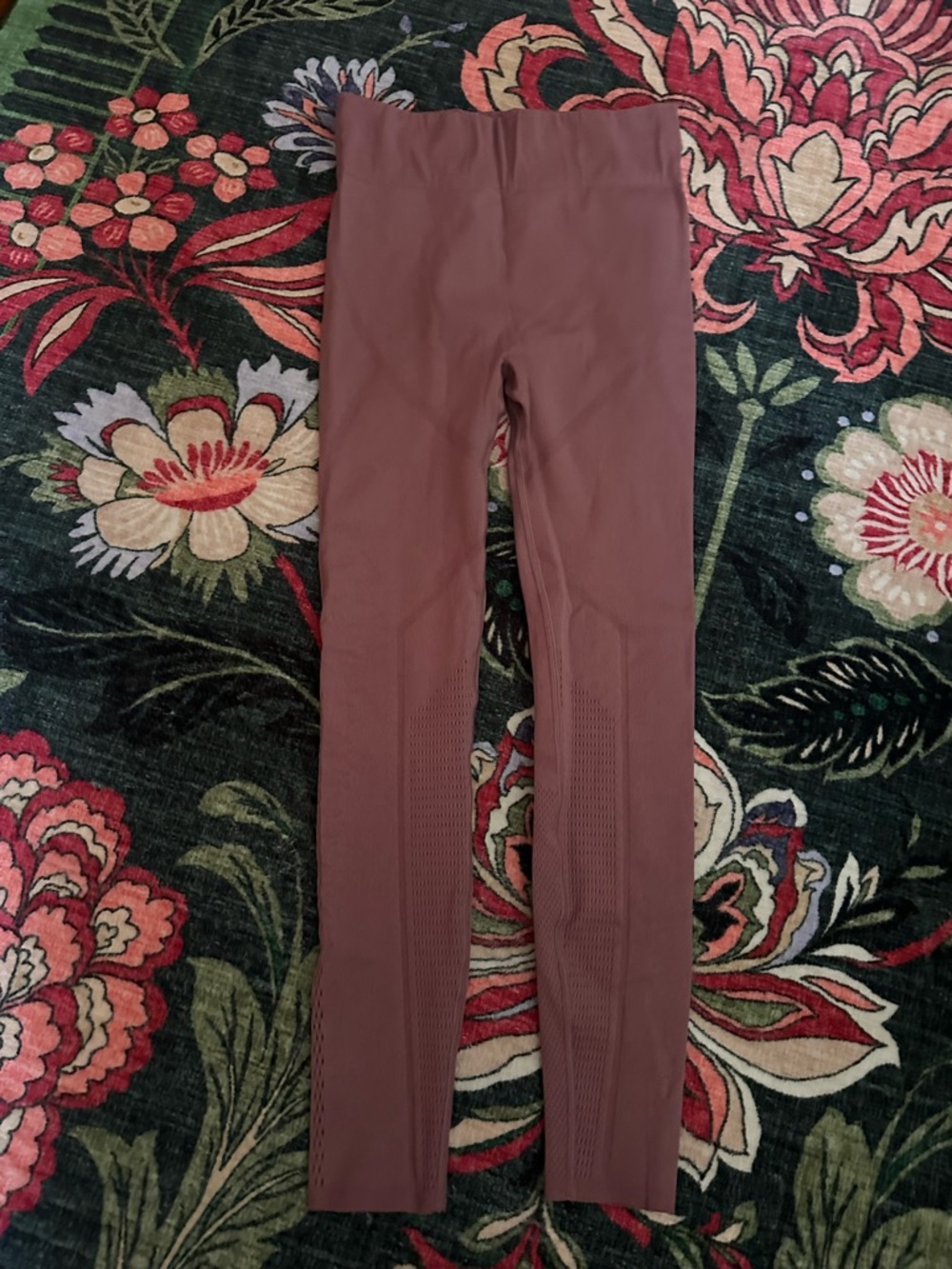 3/$25 ✨ Fabletics Seamless Mauve Leggings Size S 🧘‍♀️